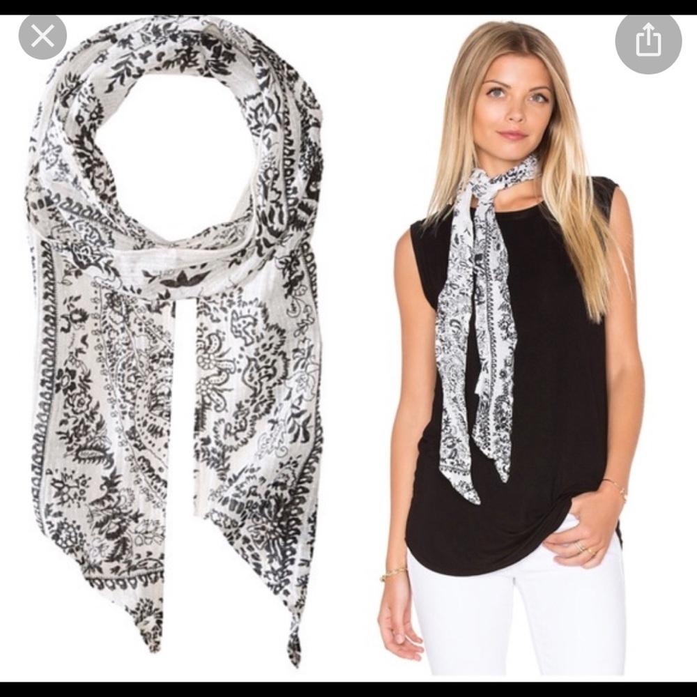 Skinny scarf